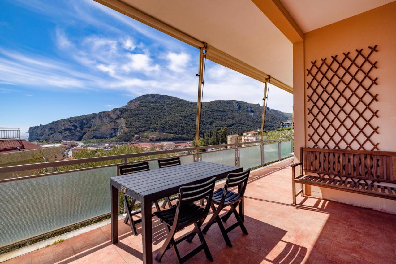Casa Matilde - Appartamento Vista Mare - Con Posto Auto Finale Ligure Zewnętrze zdjęcie