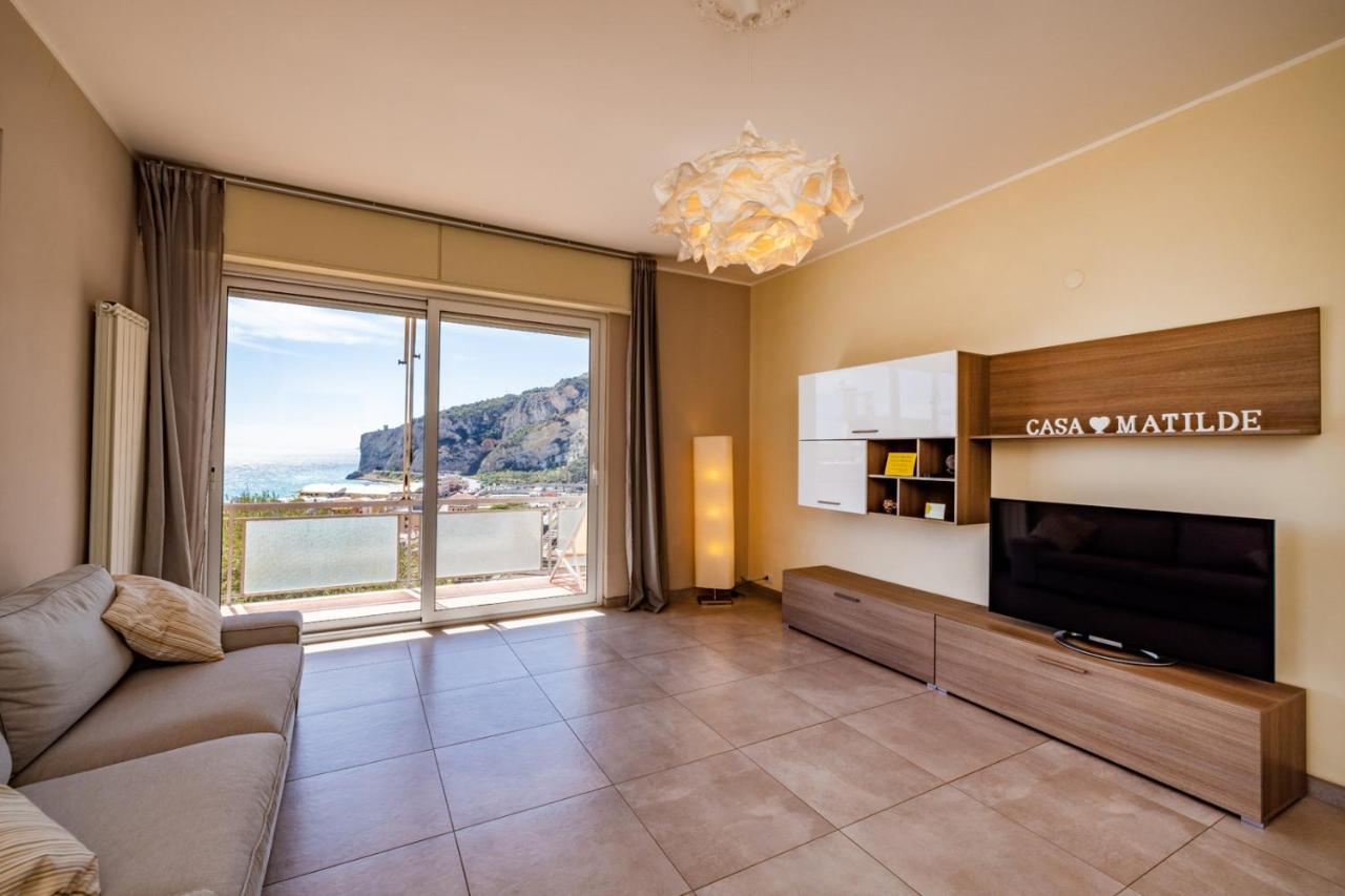Casa Matilde - Appartamento Vista Mare - Con Posto Auto Finale Ligure Zewnętrze zdjęcie